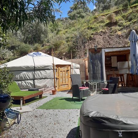 Eldorado Yurt Hotel Алгаробо Екстериор снимка
