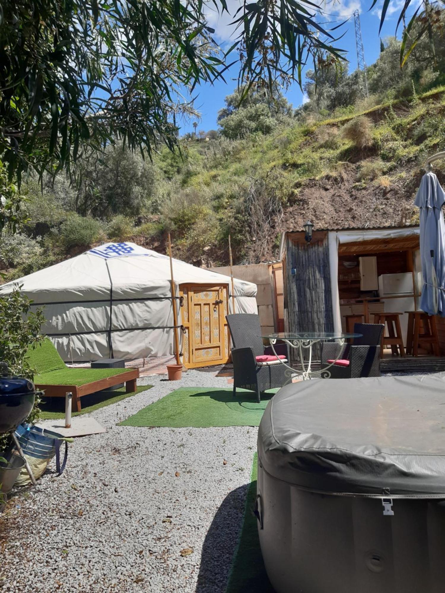 Eldorado Yurt Hotel Алгаробо Екстериор снимка
